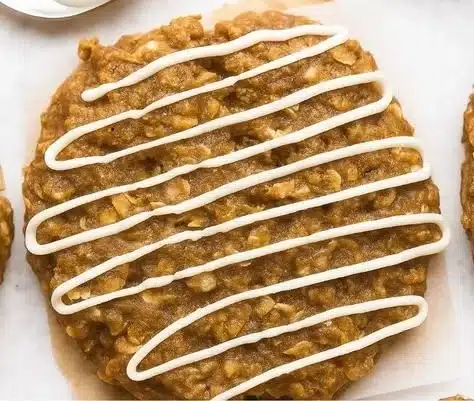 Delicious Gingerbread Oatmeal Cookies with spices and oats, perfect for holiday treats.